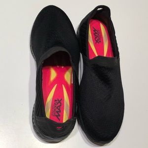 Skechers GoWalk Max - Brand New Never Worn